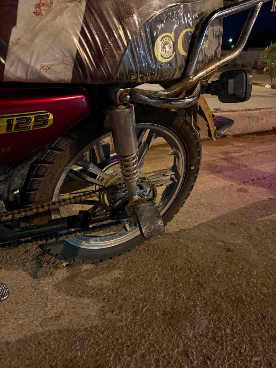 � للبيع 🚨
🏍️ دراجة سيفان موديل 2021

✅ شغالة كامل وما بيها أي نقص

✅ سلف وهندر شغال

✅ لا تبخير ولا تنقيص

✅ تايرات جديدة

✅ أوراق كاملة وياها

✅ دراجة عملية للشغل والاستخدام اليومي، توديك وترجعك وما توكفك بالطريق بإذن الله.

💰 السعر: 325 ألف (قابل للنقاش بالمعقول)

📍 المكان: بعقوبة

📞 للاستفسار:***********
