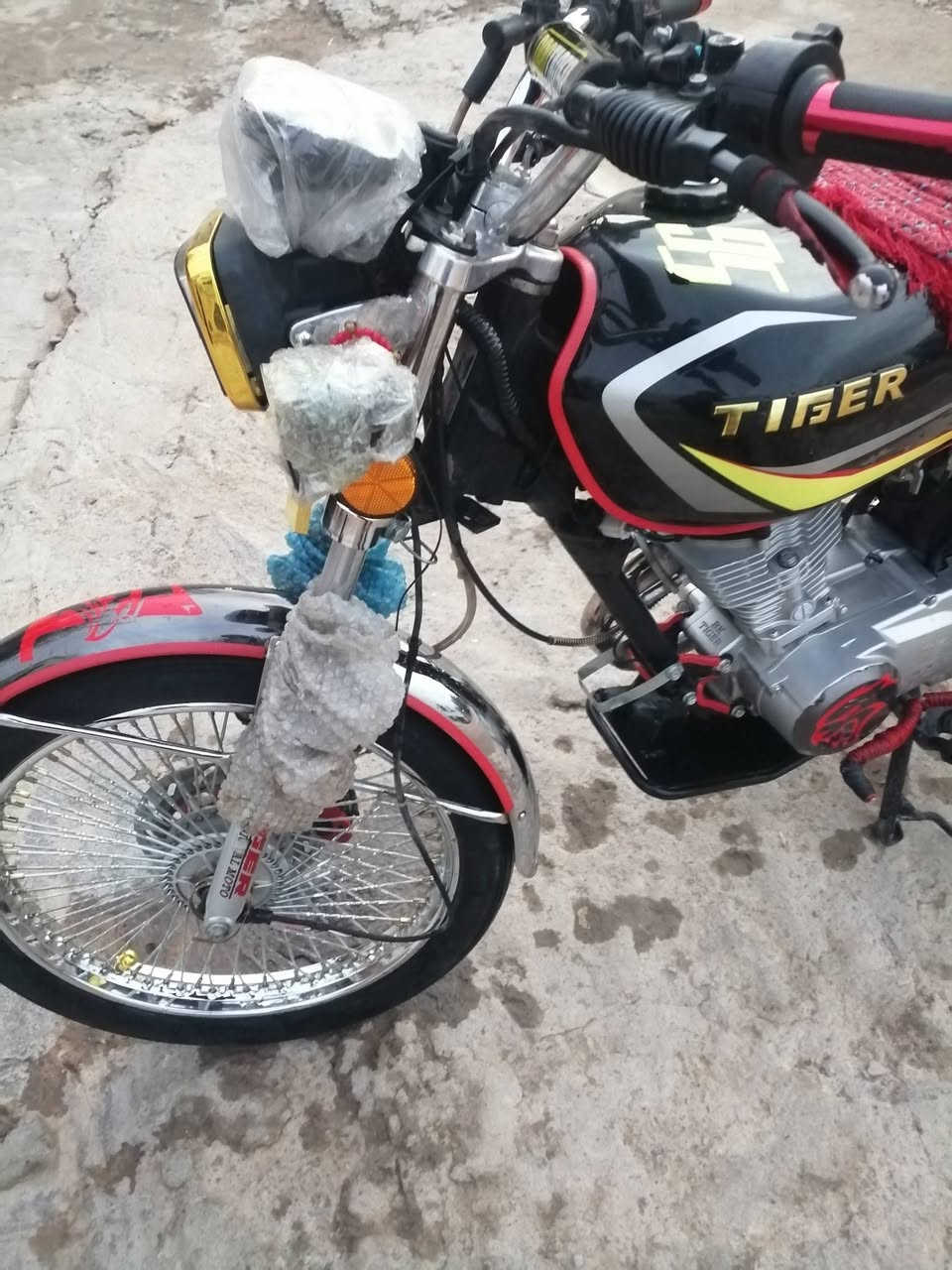 ما شاء الله تایکەر 2025 لۆک جوانکاری بو کراوە اوراق بو فروشتن مسروفی نییە زور پاکە وەک سفرە شوینم کەلار ئەو رەقەمەکەمە لەخزمەتانام ***********
