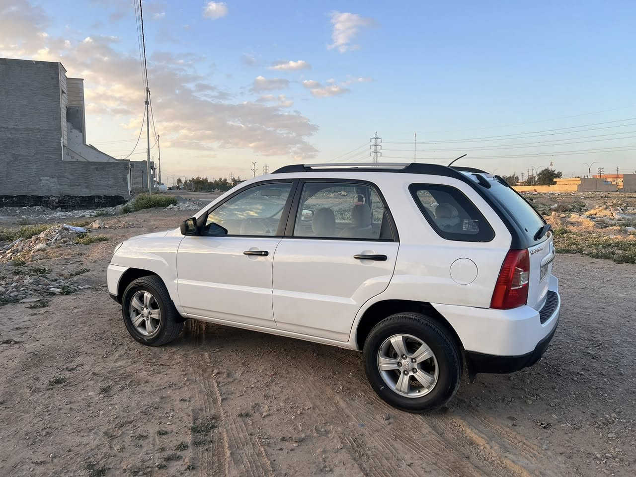 كيا سبورتج 2009
خليجي محرك 2000 
صدر تايرات محرك تبريد كله شرط 
السياره عليها ادامه كامله 
بنيد مبدل بدون دواخل شرط 
وبيها صبغ بلجاملغ اليسار فقط 
السعر 113 

مكاني تكريت 
***********
