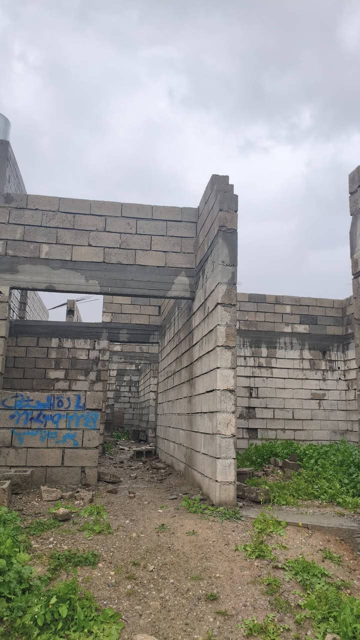 عندي هيكل للبيع 180متر كركوك فيلق قريب فلكت كاوا ***********

