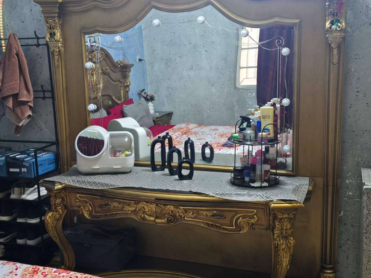 غرفه نوم للبيع مصريه شحنتها من مصر وصلت للعراق مستعمله نظيفه كلش سعرها 3 ملايين وبيها مجال للشراي الاتصال على الرقم ***********
