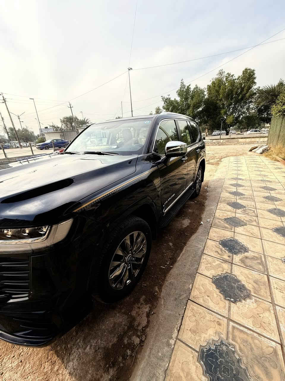 بيع مستعجل لاندكروز 2024فول مواصفات مكفولة كفالة عامه شرط الفحص ماشيه 9000الاف بوب شفط تحديد مسار مانع انزلاق اربع كامرات الكراسي كهرباء كشنات تدفأه تبريد رقم شبه مميز سعرها 840بيها مجال بسيط مكاني بغداد الرقم ***********
