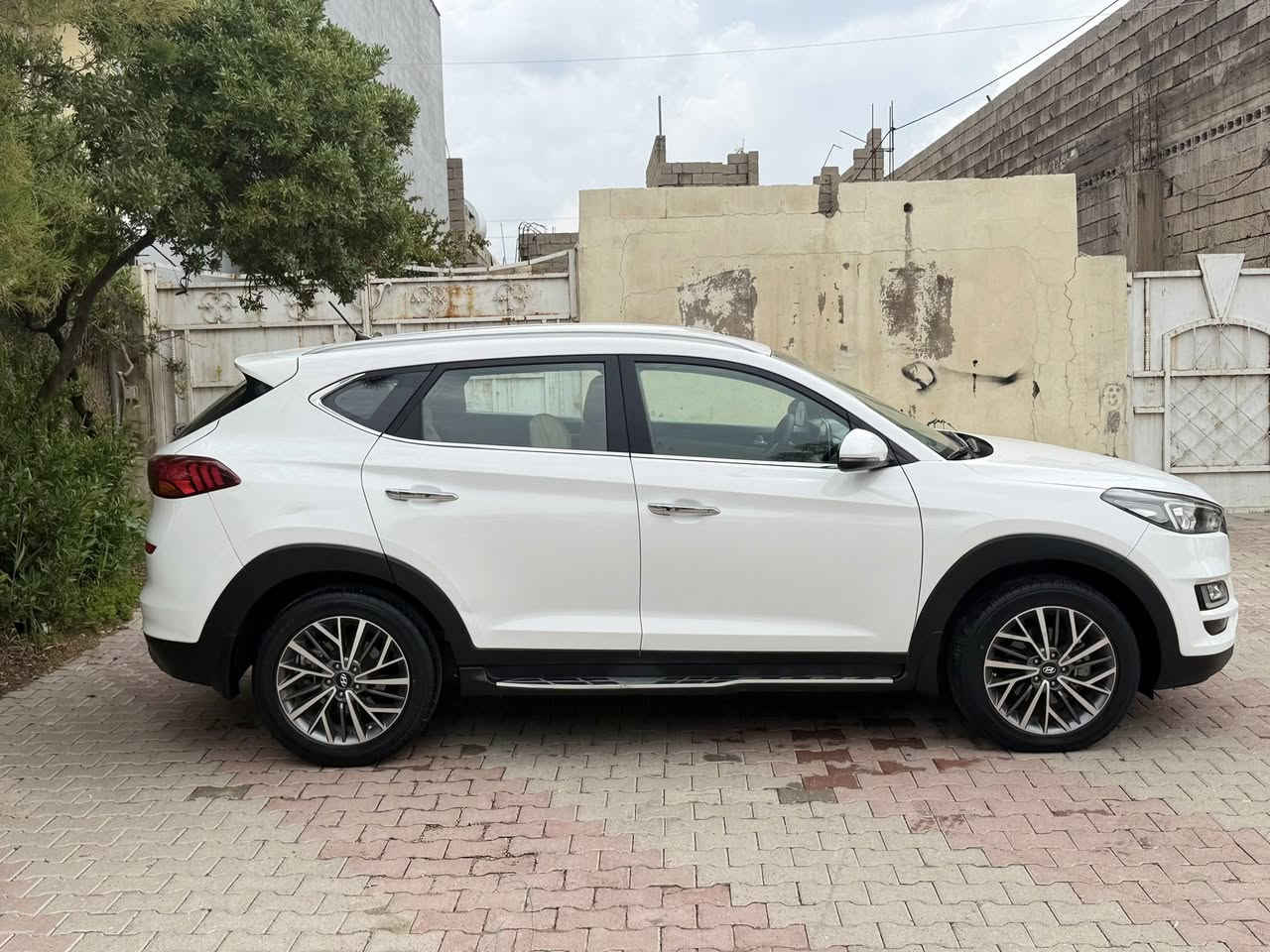 هوندای تۆکسان ٢٠٢٠ کۆری
کلین تایتڵ 
بصمە
وایەر لێس چارج 
گێر و مەکینە بەشەرت 
تەنها شوختێک لەچامڵغ دواوە سەکن هەیە
یەک دینار مەسرەفی نییە 
نرخ:٢١٢$
ناونیشان:کەرکوک
ژ.م:***********
هونداي توكسان  ٢٠٢٠ كوري
كلين مابيه صبغ 
وايرليس جارج
كير و محرك بشرط
بي شخط جاملغ خلفي سكن 
مابيه أي مسرف
سعر:٢١٢$ 
عنوان:كركوك
رقم موبايل: ***********
