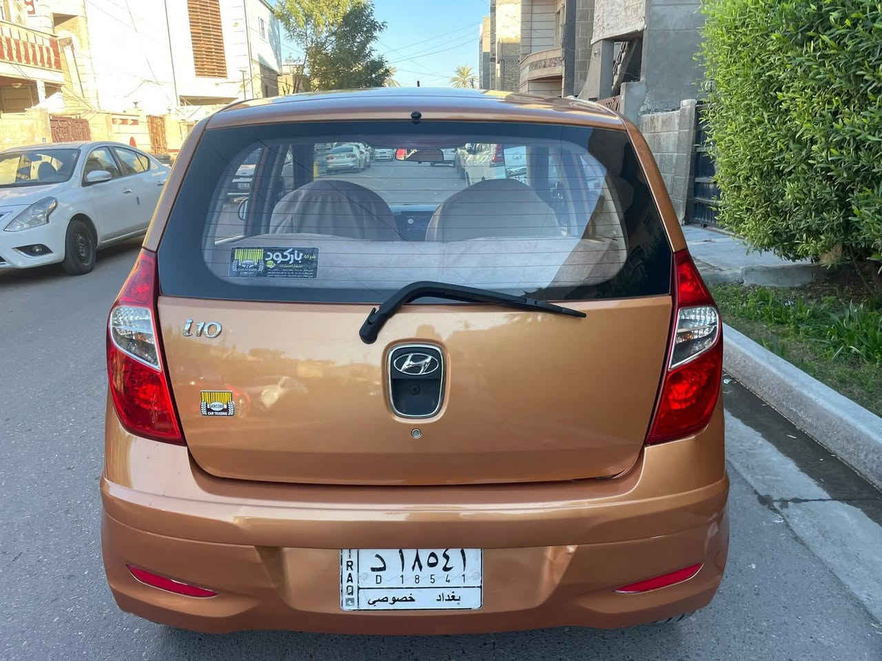 *********** حلوه ونظيفه
هونداي اي تين لون مميز مشمشي ٢٠١٥ خليجي
 محرك ٤ سلندر 
سيارة كلش جديدة وجاهزه مابيها اي نقص
 بيها ظربة بحافة الجاملغ والباب الامامي
 سيارة مصبوغه عام جمالية اثر شخوط ودحجات بسيطة 
تبريد  ثلج 
تخم  تاير وباتري  جديد
صدر امامي خلفي جديد 
شاشه  وكامره  
تحكمات ستيرن 
سونار موجود
 ماشيه ٩٠ الف 
مكاني بغداد الاعظمية
 السعر ٦٨ ورقة مجال كلش قليل 
اتصال فقط  مكلف بلنشر
 ***********
