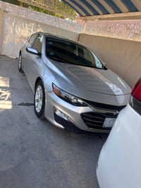 ماليبو ٢٠٢٢ LI  سيارة جاهزة كير محرك مكفولات تبريد قطعتين   سيارة حادث...