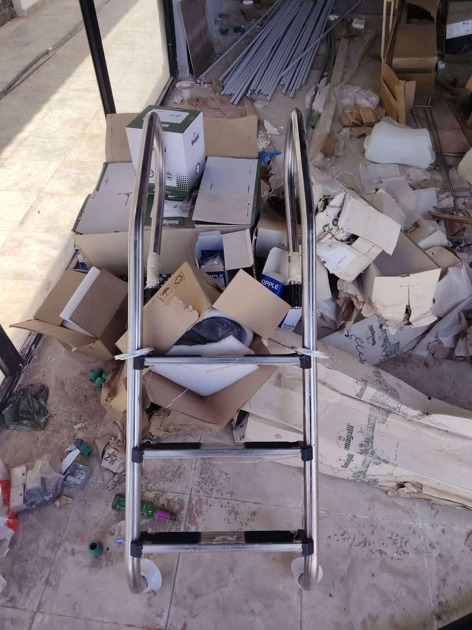 درج مسبح مائل اكوا ممشدود بس القياس ما عجبني وشديت اكبر اريد ابيعه بالجيس ***********
