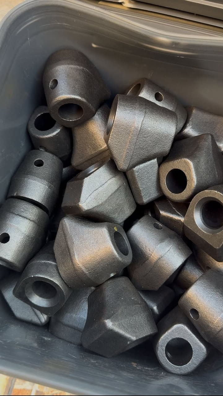 متوفر هولدرات  اصلية  
اسعار مناسبة 
‭0781 023 7154‬
