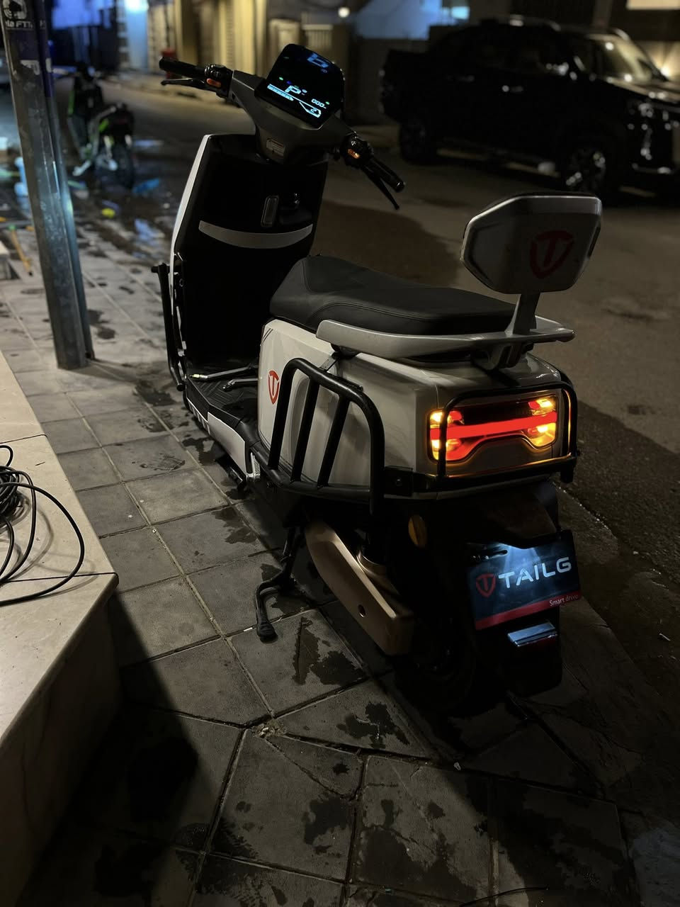 سلام عليكم 
دراجه( TALG) معروفه علا قوته دراجه قويه من ناحية البطاريه ومتانت الشاصي

((((((موصفات دراجه ))))))))

((((عالي زنون وناصي ))))))

(((مدرعه بل كامل دراجه بصمه + بصمات 2))))

(((تشغيل عن بعد وبيه نضام سكيورتي قفل تاير قفل ستيرن +))))+شاحن سريع )))))

(((سرعه 70. وتمشي بل شحنه الوحده 60كيلو متر))))

بطاريته 38 امبير))))

تايرات امامي وخلفي جديدات بعدهن ))))))

عدد البطاريات 6

دراجه ستعمال قليل كلش)))))

لتواصل ومعرفت سعر $))))

هاذا رقمي   (((***********)))
