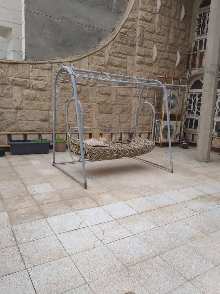بيت للبيع 240/م حي المعلمين خلف الخدمي مباشر موقع مميز
طابقين 

الطابق الاول

  استقبال 

وصاله

وغرفتين نوم 

ومطبخ

وصحيات خارجيه وداخليه

وكراج 

الطابق الثانيه

غرفتين وصحيات

الاستفسار ستفسار ***********
***********
 او مراجعة مكتب بركات الزهراء للعقار والمقاولات العامه حي الزهراء قرب مصتوصف اذ ردت بيع عقار او بناء أو ترميم ما عليك فقط مراسلتنا 
مكتب بركات الزهراء

