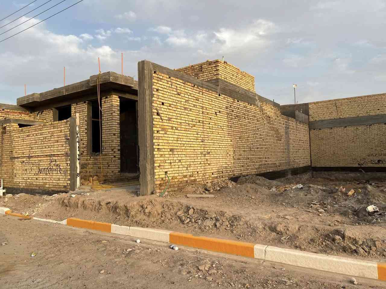 بيت للبيع واصل تشطيب بالشراكيه الثالثه ٢٠٠ م مطلوب إسكان ٥٧بناء درجه اولى وخريطه مرتبه السعر الكلي ١١٥التسديد ٣٤٨ رقم العقار ٨١٣ غرفتين وصاله واستقبال ومطبخ وصحيات دخليه وخارجية للاستفسار مراسلة الصفحة او على الرقم  ***********
ملاحظة مستعدون لأستقبال كافة العروض العقارية
