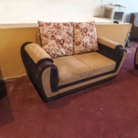 ديوان • ١٠مقاعد • قابل للتفاوض