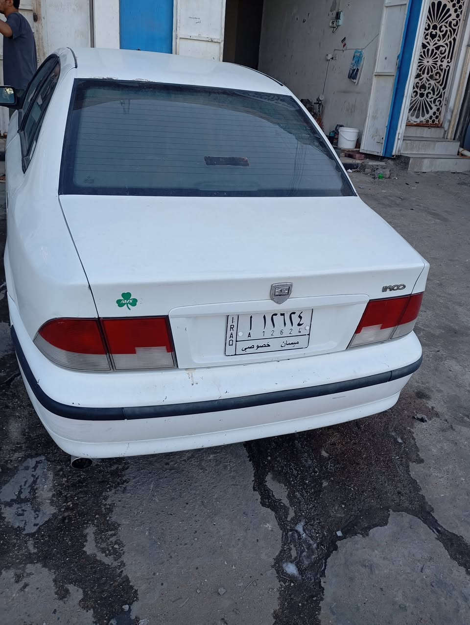 السلام عليكم سياره سمند ناطق مديل 10 للبيع السياره ساقطه سنويتها ب19 مطلوبه غرامات 500ع المشتري مكينه وكير جدد تبريد نقص غاز تجي وتشوف بعينك بيها بنيد طاير بس ممائذي القماره سعرها 28 رقم ***********
