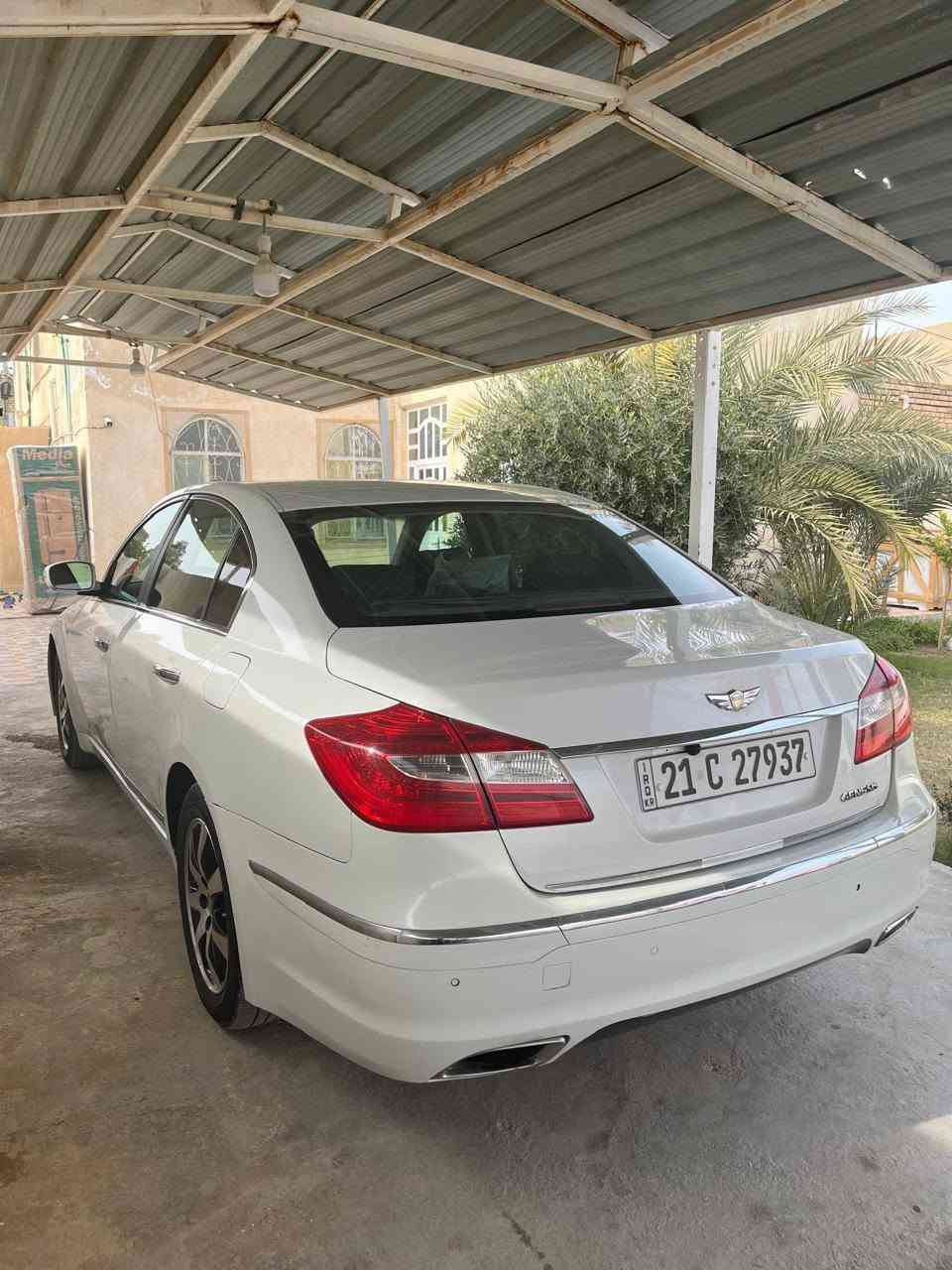 13 خليجي مكينه 3300
كير 8 نمر 
محرك vvt مو GDi
بيه صبغ جوه قبق البانزين 
كل نقص ما بيه 
السعر 130 وبيه مجال 
 رقم صاحب السياره  ***********
