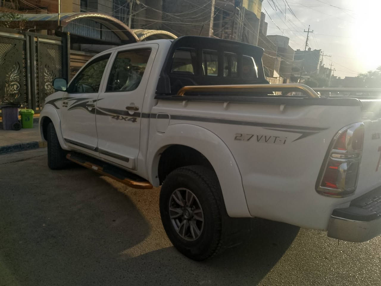 تيوتا هايلوكس موديل 13 
رقم سليمانيه انكليزي بسمي 
محرك مكفول 
كير مكفول عدا كيس مفتوح فقط سونار موجود 
بيها صبغ ربع جاملغات خلفيه فقط 
صدر جديد تبريد شغال 
مكان بغداد حي جامعه نفق شرطه 
سعر 21 وبي مجال دفترين و10 ورقات 
*********** وتساب
