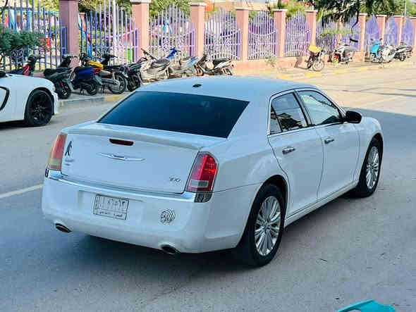 سلام عليكم للبيع فقط اوبامه رقم بصره مشروع وطني تحويل ثاني يوم ابسمك سنويه 2028 مديل 2012 اصل بيهه  جاملغ وبنيد  وشرط بدون دواخل شواصي الغود كفاله سياره جاهزه من كلشي تجي وشوف حداده توها منفوضه تخم تاير جديد تبريد تدفئه خير من الله سياره منضومه الايت زنون الاصلي مكينه وكير 3600 مكفولات كهربائيات كله شغاله شاشه تاب عارض كشنات جلد سياره ماشيه 200 سعر 148 هاتف *********** //*********** مكاني بصره قضاء المدينه
