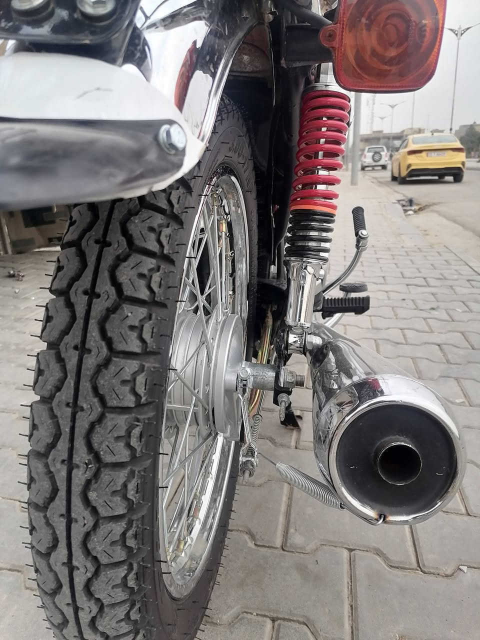 سلام عليكم أحبتي
دراجه معمره أصلي شلامجه من طول الطول قبل 20 يوم عمرته ثاني تبديله دهن دراجه كفاله عامه فقط الشاصي 17وراق صولي دراجه كفاله عامه من كلشي زيرو بعده شلع أصلي شلامجه *********** كوت زين القوس
