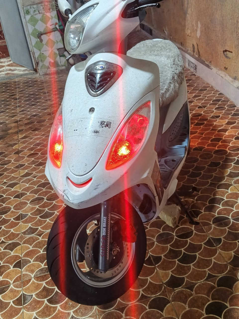 سلام عليكم دراجه للبيع كامكو مكفوله كفاله عامه محرك 150.. كامره.. للستفسار***********:
