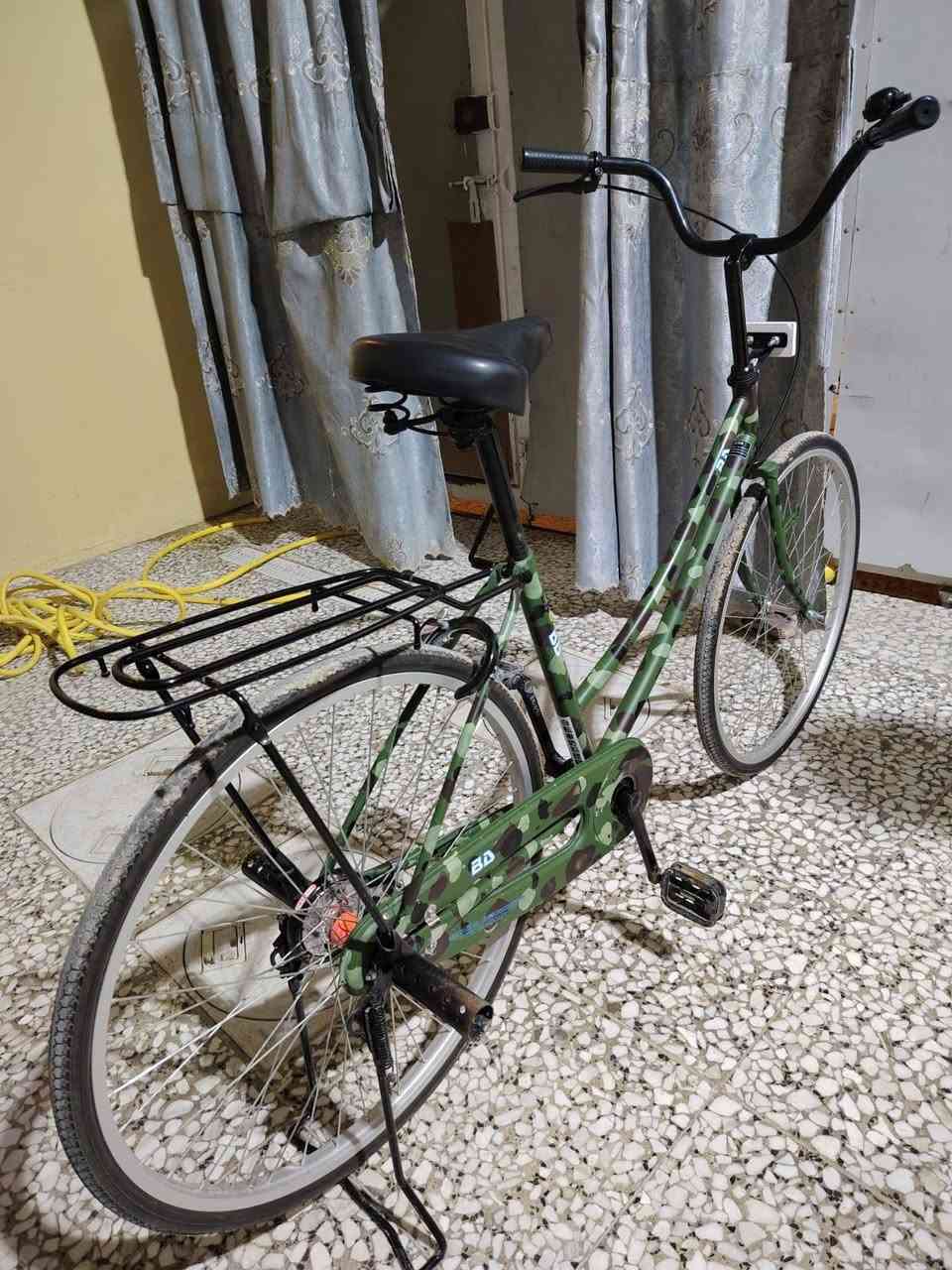 السلام عليكم 
بيسكل للبيع حشداوي نضيف كلش 
نازل من كرار 
مديل ٢٢ 
بيسكل كامل ماعيزه اي شي 
وسعر اب ١٧٠ وبي مجالل 
مكان نجف كوفهه يم مسجد السهله
رقم موبيل ***********
