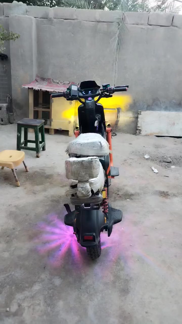 دراجه شحن جديده قبل 3اشهر اشتريته موديل 2025نوع x900مكان خمسة ميل  البصره سعر 500وبي مجال  رقمي واتساب ***********
