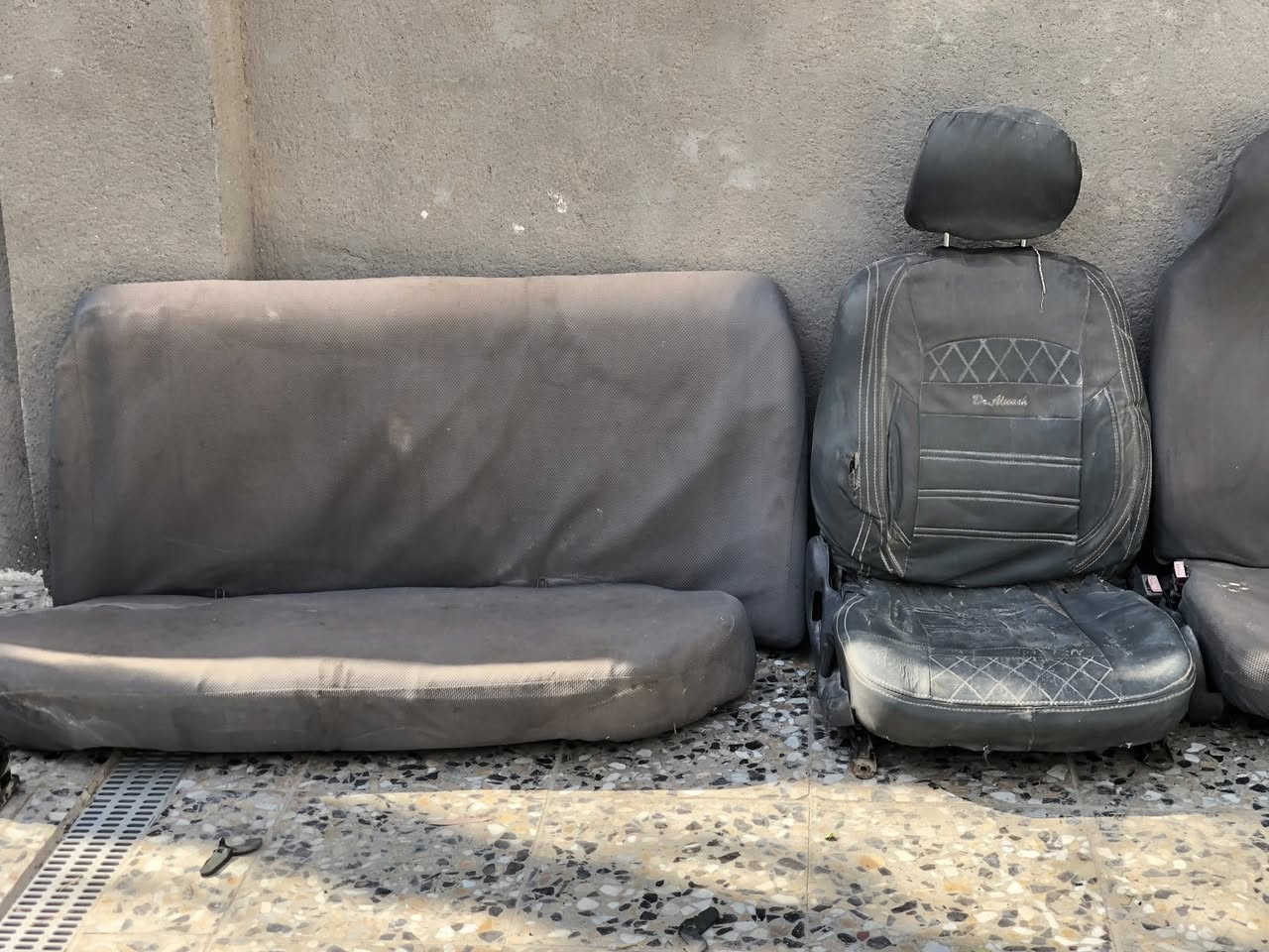 السلام عليكم جميعاً 
يتوفر كشنات بروتون مع درايمشفتات كامل واذا عندك لايت مكسور هم عندي لايتات بس لحم يحتاج مع اذاين محرك بحالة جيدة للتواصل***********
