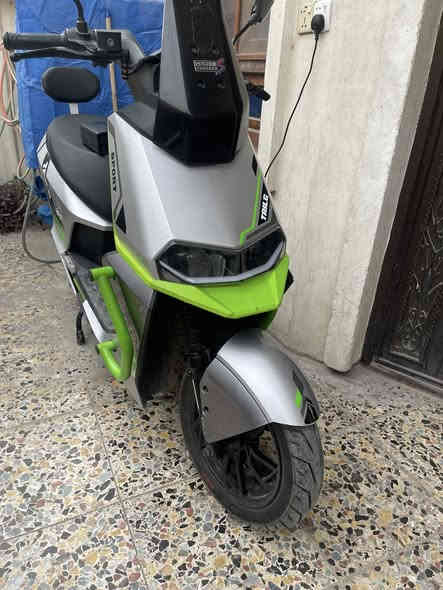 سلام عليكم دراجه شحن للبيع ملف 2000 ست بطاريات المسطره  مماشيه بعدها دراجه فول دراجه كلها على الفحص 
العنوان بغداد العامريه 
السعر خاص 
***********
