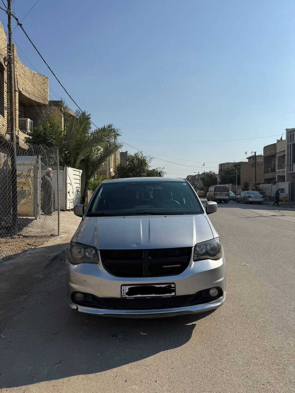 دوج كرفان
موديل 2018 
رقم اربيل باسمي
سيارة نظيفة استخدام شخصي 
ماشيه 95 الف ميل
محرك كير تبريد مكفولات
غرفة السيارة على وضع الشركة نظيفة كلش
بيه الجاملغ الامامي عكس السايق مبدل ومصبوغ بالخارج فقط

السعر 160 ورقة بيه مجال قليل
مكان السيارة - بغداد - البياع - تقاطع درويش
*********** موجود واتساب
