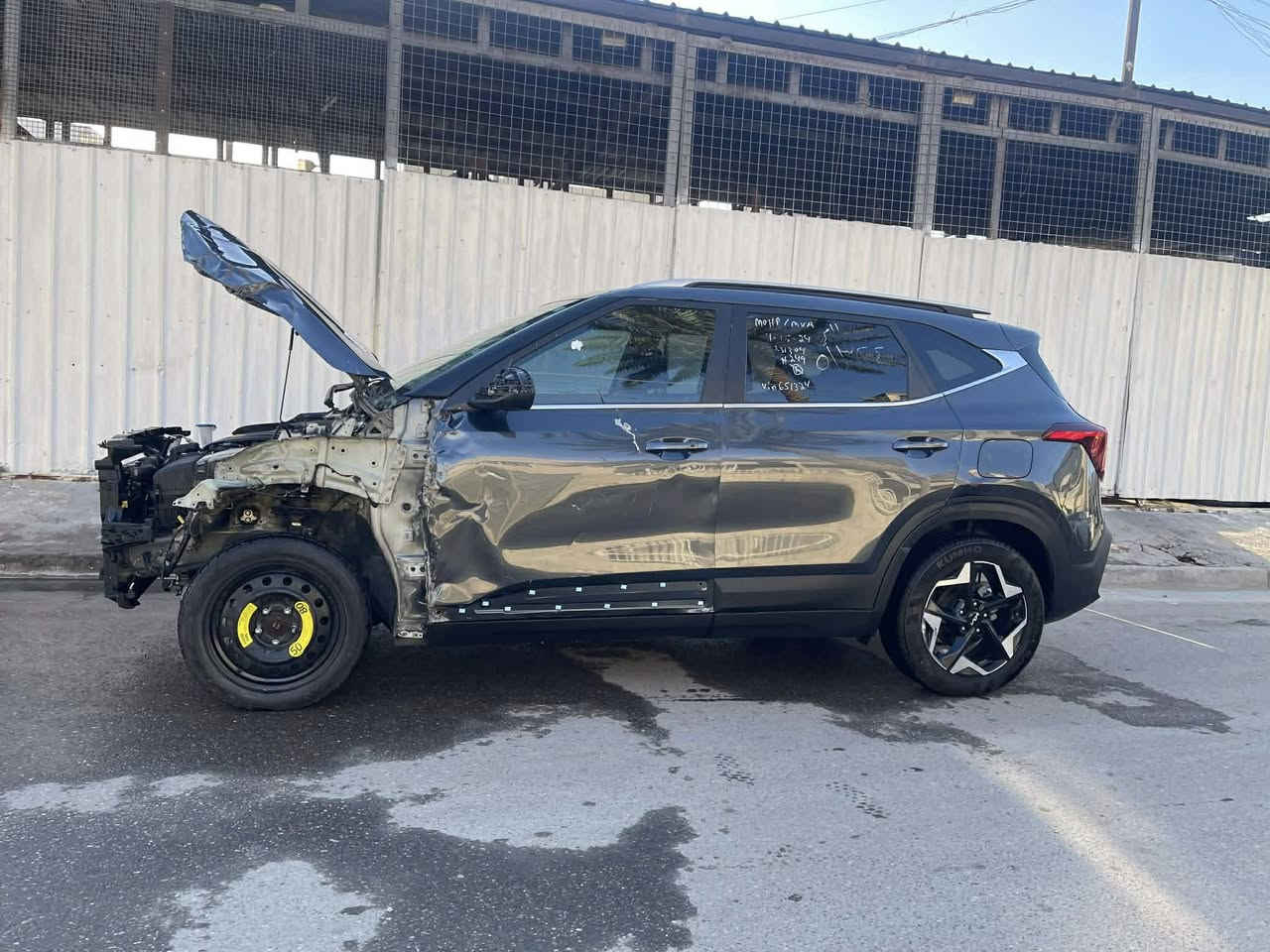 سليتوس موديل 24دخول جديد دافع كمرك منفيس باسمي السياره على حادثها تشتغل وتمشي موصفات فول من عدا الفتحه السعر 117$ بيها مجال مكان بغداد الاستفسار اكثر اتصل ***********
