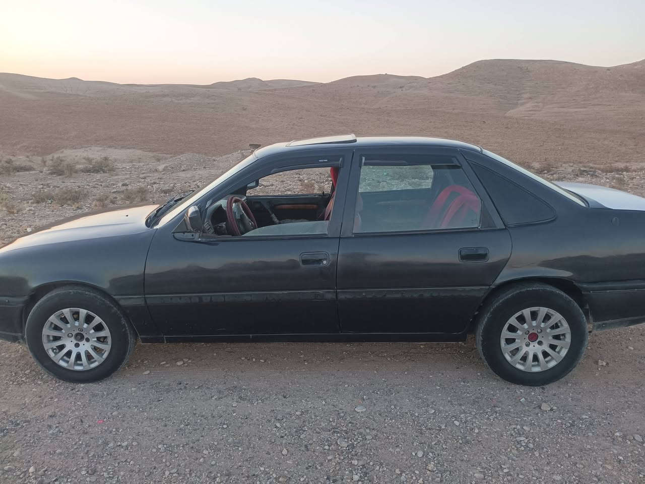 اوبل
موديل ٩٠ 
كير شرط 
محرك بي نفخ بدون صرف 
سنويه بيضه مرسم 
شرط تحويل وكاله 
دفع رباعي ملغي 
صبغ عام شرط لا مكلوب ولا مدعوم 
غرامات صفر
تايات جديد 
باتر جديد 
كهربائي شغل 
سعر ٢٣ بي مجال بصيت 
يرهم مروسه فكتره ١٦ أو ١٨
***********
