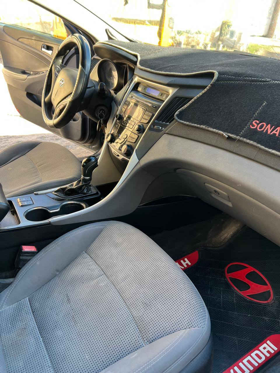 سوناتا موديل 13 امريكي 
ظررها جاملغ والباب الامامي الايمن 

للاتصال *********** بغداد, العراق
