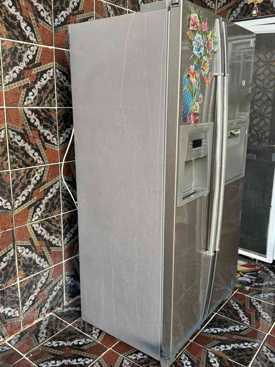 ثلاجه ومجمده عارضه للبيع
بحاله جيده ٣ في واحد 
ذو بابين باب ثلاجه والباب الثاني مجمده وبراد ماء
وجزء لعمل مكعبات ثلج 
نوع دايو 
السعر ٢٥٠ الف 
مكاني كركوك


**إذا كنت صاحب هذا الإعلان وتريد حذفه لأي سبب، رجاءا أرسل رسالة إلى الدعم الفني**