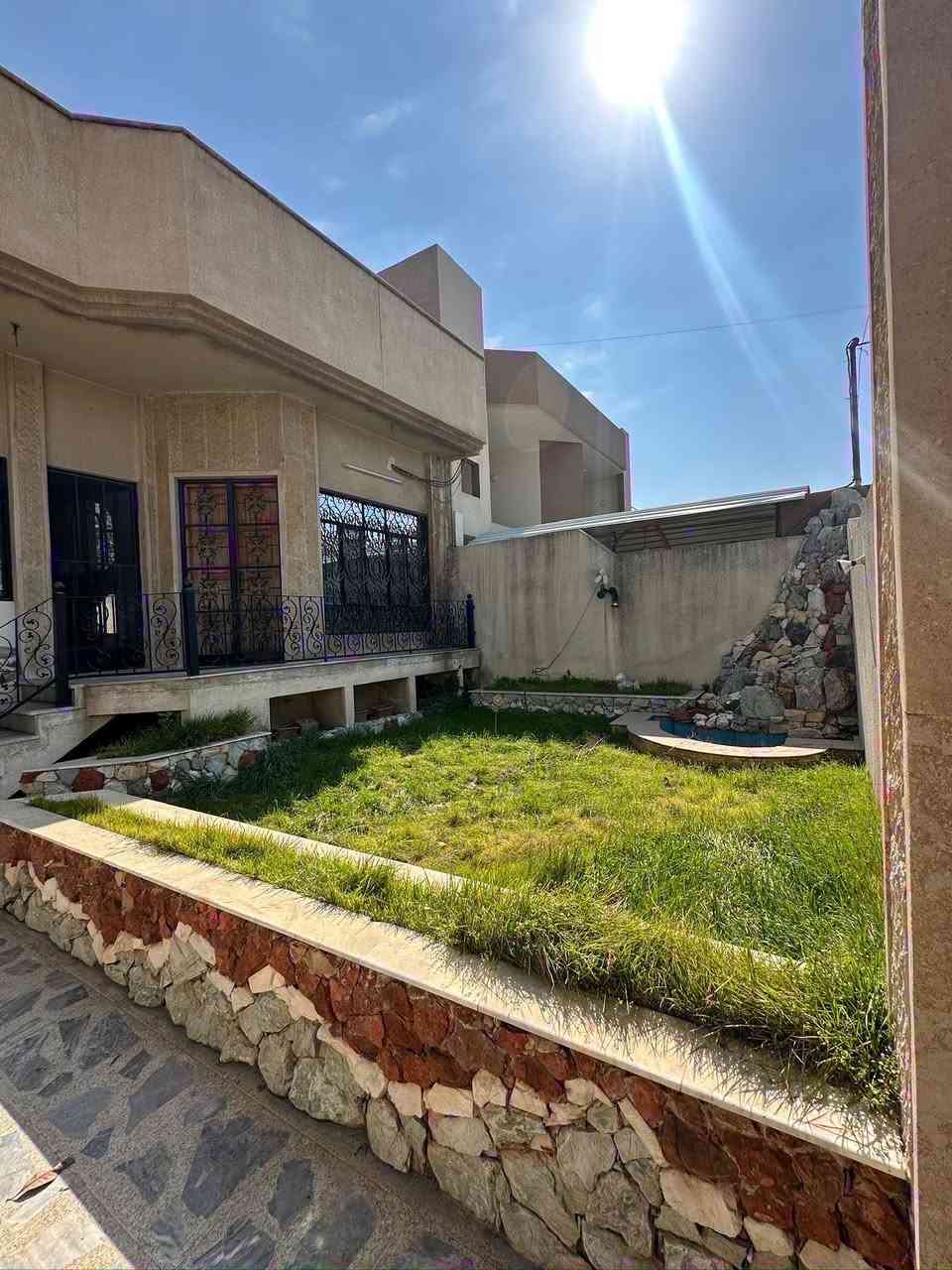 🏠 دار  للإيجار بمساحة ٢٨٠ متر 👉 طابق واحد فقط 

◀️ الموقع / حي المشراق ( الفرع المقابل لجامع ذي النورين  ) خلف السائدين 

◀️يتكون الدار  /غرفتين نوم + استقبال + هول  وصحيات ومطبخ  وسرداب  

◀️الدار بحالة جيدا لسكن ومنطقة هادئه لسكن العائلي 🏡

◀️ للاستفسار الاتصال 

    ☎️ ***********
☎️ ***********
ستقبل عقاراتكم و طلباتكم على الارقام اعلاه او مراسلة صفحتنا او زيارة المكتب
