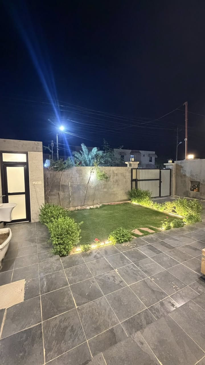 السلام عليكم💙
دار للبيع في تكريت القادسية خلف مدينة اللعاب 📍✅

مساحه الدار : 300 متر ✅
الواجهه 10 النزال 30 

يحتوي الدار على : كراج + حديقة + مطبخ حار بارد + استقبال + صاله وسطية + 4 غرف نوم + صحيات عدد 3 + نظام دكتادات هواية 

⭕️ سنه البناء : 2024 ✅

⭕️ الدار جديد مال جناي و ليس بيع شراء ✅

للاستسفار اكثر مراجعة مكتب عقارات و مقاولات السردام📍✅

او الاتصال على الرقام الموجوده📞

***********📞
***********📞
