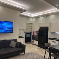 للبيع للبيع دار حديث بناء درجة اولى المساحة 130 واجه 6.5 نزال 20 يتكون...