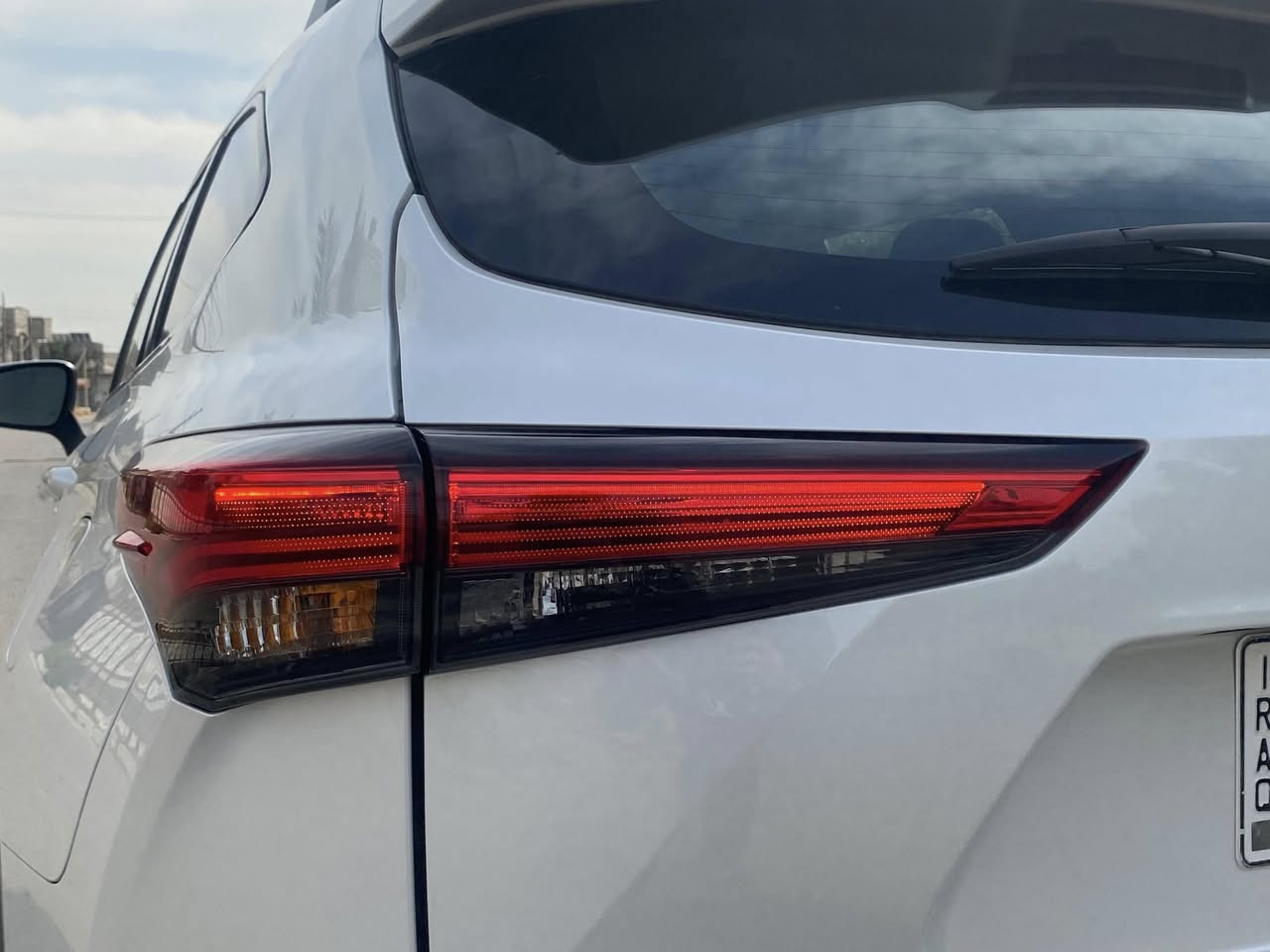 مرحباً
تويوتا هايلندر موديل 2022 مستوردها على ايدي ‼️(هايبرد)+(بانزين )

الضرر: فقط بنيد تبديل بلادي بدون اي صبغ سياره 

حتى بدنه وراديترات نفسهن بلاديات مال شركه 

من امريكا تعمل وتسير 

ترهم مراوس او بيع 

ماشيه 17الف 
صدر كير محرك تبريد جديد 🆕 

مكان السياره العامريه شارع العسل 

السعر :305وقابل لتفاوض 

موديل /2022

فئة/XLE

بصمات 

سلايد روف

7راكب 

كشن كهرباء

كشنات تدفئه

سايد بريك بصمه 

اوتو هولد

EV Mood

كشافات ضباب 

صندوك كهرباء ⚡️ 

وبعد هواي مواصفات 

رقم الهواتف
 ***********ابو فليحه 

***********استاذ عمر ابو ليث

بلخير على ياخذها سياره جديده وتصليح شركه اصلي 

بالتوفيق على الطرفين
