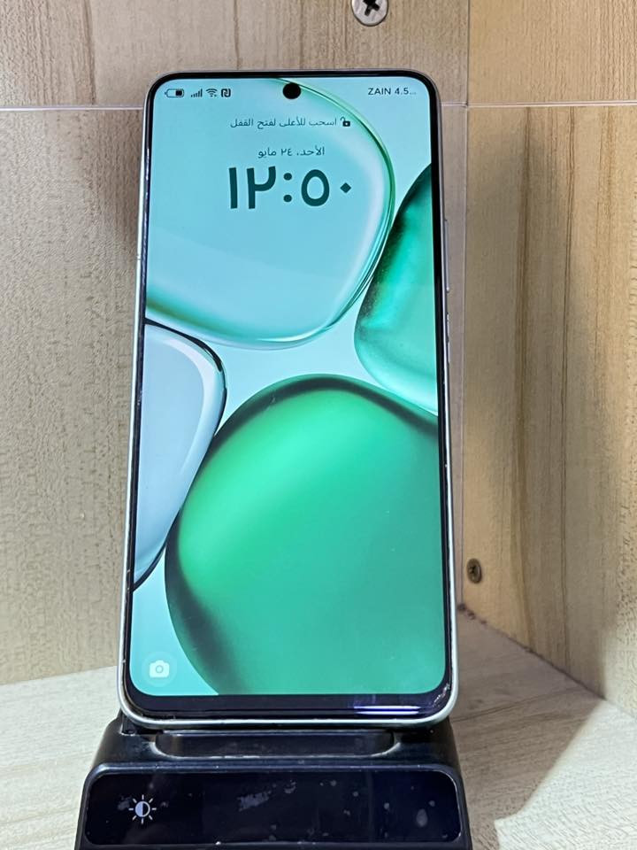هونر x9c smart 
 الجهاز نضيف 
ماا داخل صيانه 
ما ويا ملحقات 
بي بس هاي الملاحضات الثنين 
بيت الخط مكسور لان 
و الصبغ يلي يم القاعده طايح 
السعر 225 قفل 
مكاني ناصريه مركز


**إذا كنت صاحب هذا الإعلان وتريد حذفه لأي سبب، رجاءا أرسل رسالة إلى الدعم الفني**