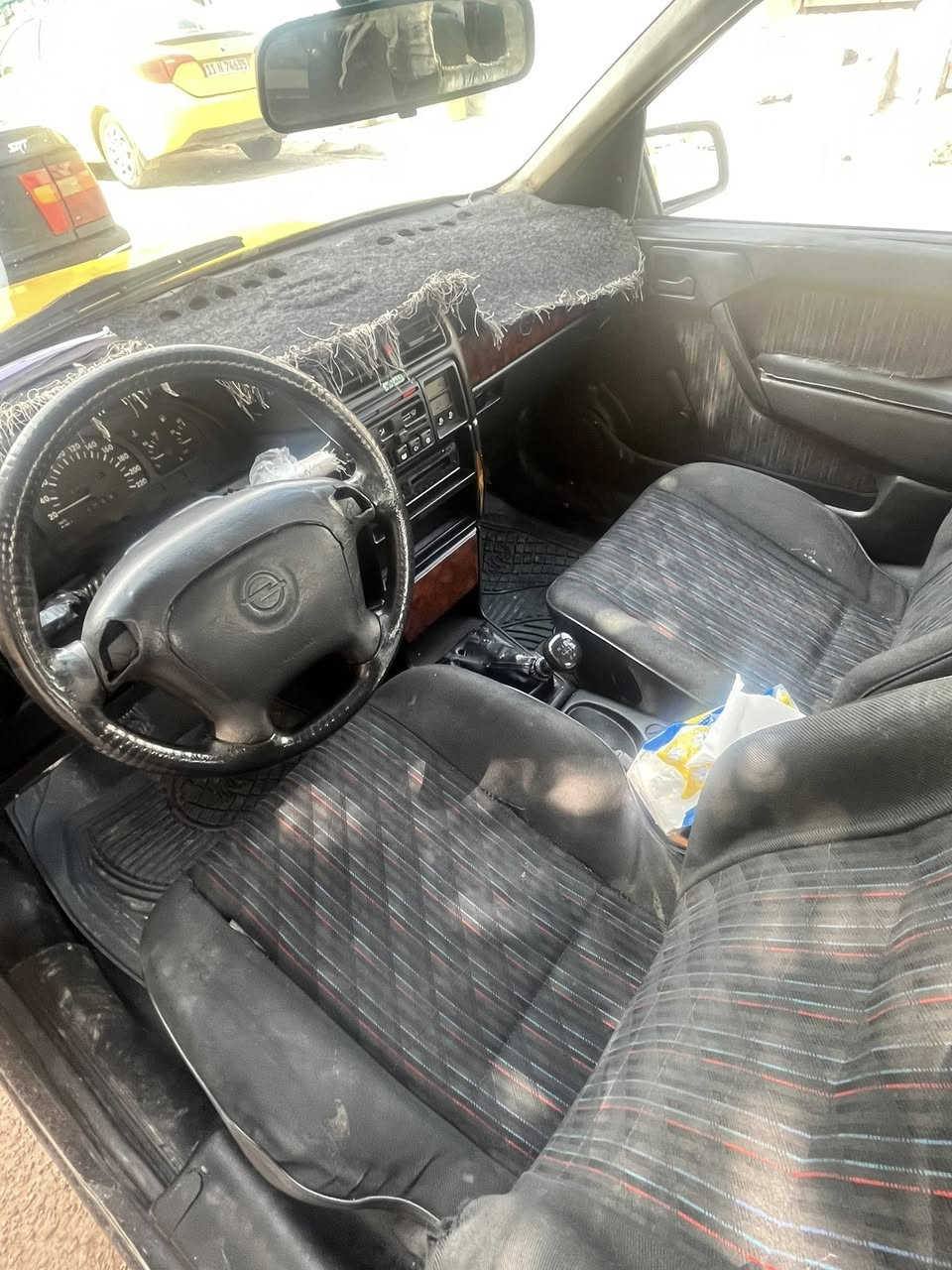 اوبل فكتره حجم ١٨ كير عادي رقم كركوك محرك كير صدر تايرات كله جديد سياره حلوه مال بيت دفتر بانزين موجود شرط التحويل  سنويه ساقطه من ٢٠١٨ مكان سياره بكركوك سعر ٣٨ بيه مجال للشراي وترهم اقساط مقدمه ٢٠ وبشهر ٣ اوراق احسبه ٤٣ 
***********
