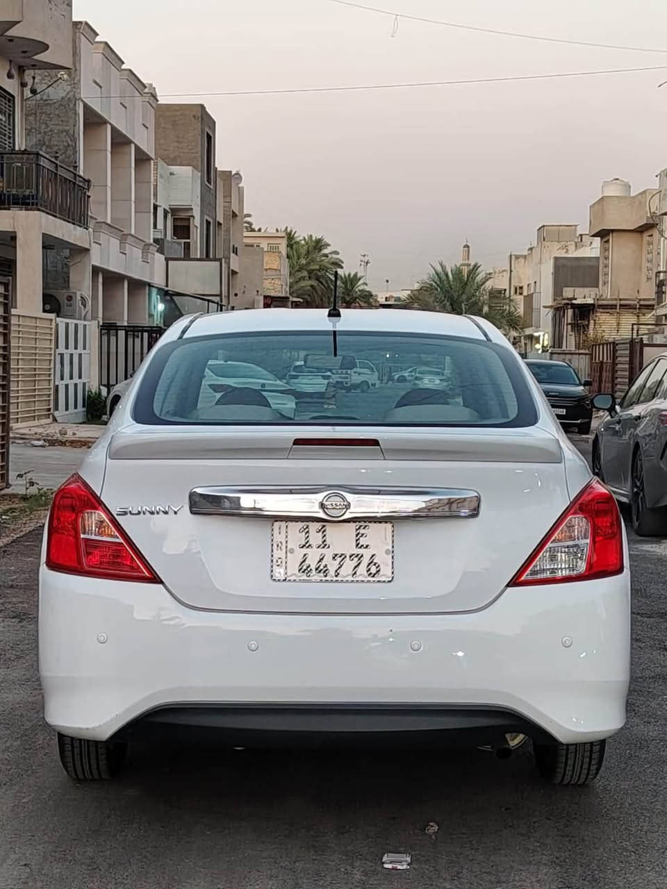 السلام عليكم ورحمة الله وبركاته
للبيع نيسان سني ٢٠١٩ هندي
رقم بغداد سنوية ل٢٠٣١ باسمي من الشركة ع ايدي 
ماشية ٤٢ الف حقيقي وين ميعجبك افحص 
السيارة كفالة عامة عدا شبر  Bdr  بالباب الخلفي عكس السائق فقط 
مكاني السيدية 
الشراي يتصل ويدلل
***********
