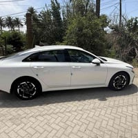 K5 موديل 25 محرك2500 ماشية 5 الاف ونص سيارة زيرو تقريبا وارد خليجي  ال...