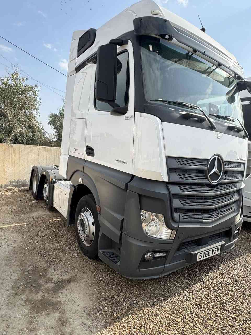 سلام عليكم اكتروس وحش عدد ثنين موديل٢٠١٧ سنكل امامي بلادي منفيس دخول طريبيل يترقم اي محافظة عدا شمال كور عالي حجم ٤٧١ حجم سياره ٢٥٤٥ لاستفسار ***********  /***********
