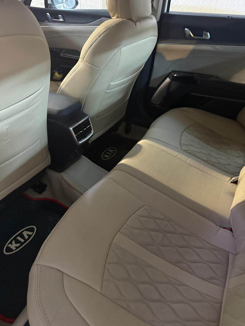 كيا k5خليجي مكفوله مديل 2023للبيع او مراوس بسوناتا 2025فول مواصفات 
بلوراما 
حساس خلفي امامي
دخول ذكي
داخل بيجي جلد +ارضيه جلد
بصمه 
صندوق ذكي 
بردات بلاد 
هندبريك كهرباء
شحن لاسلكي 
السعر 223مجال قليل
الاستفسار ع الرقم *********** البصرة, العراق
