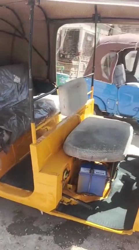 تك تك لبيع مستعجل ع بيعته 6400 
بيه فقط لغد ودوس  مرقم كامله مكلف بلنشر  موديل 2020شهر 11 ***********
