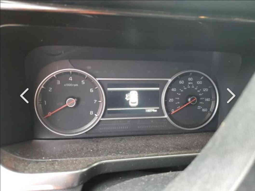 السلام عليكم ورحمة الله وبركاته ...
سورنتو وارد امريكي 2022

حادث السيارة البابين جهة اليمين والدوسة الي جواهن 
وباب سائق بيها كلير من امريكا 
** البجم مكفول 

السيارة ماشية ٣٩ الف ميل 
مواصفات السيارة 
٧ راكب 
تبريد قطعتين
رادارات امامي وخلفي
محرك اربعة سلندر  2500 GDI
٤ انظمة قيادة 
شاشة كبيرة CarPlay
تحديد مسار
أوامر صوتية
تحكمات ستيرن جهتين

** السعر 215$

مكان السيارة / الانبار _ الفلوجة
للتواصل ***********
