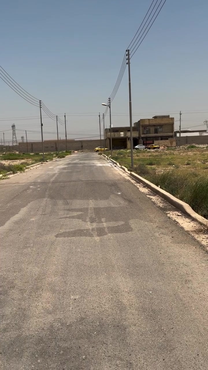 السلام عليكم من رخصة مدير الكروب ارض للبيع المساحة ٢٠٠ متر سادس فرع التواصل   هاتف 📞 ***********
السعر ٣٥ وبيها مجال 
البيع مستعجل
