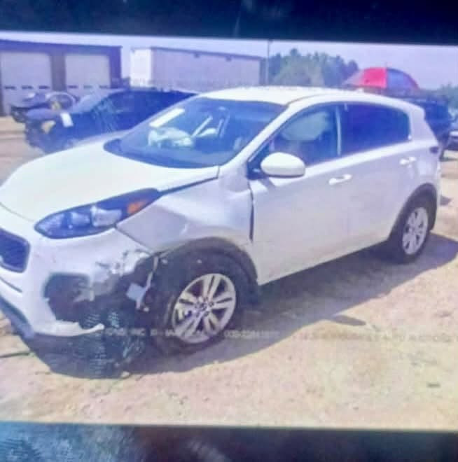 السلام عليكم سبورتج وارد امريكي ٢٠١٧ للبيع
حادثها بسيط جداً فقط جاملغ لاغير وصورة الحادث بالمنشور باقي كلشي بلادي مكينه 2400 GD مكينه وكير وحداديه وتبريد مكفولات كلهن ماشيه ٨٦ الف حقيقي سنويه وهزه جدد
باسم اخويه تحويل مباشر مكاني بغداد حي القاهره
للاستفسار *********** وبي واتساب 
عارضها ١٥٥ وبيها مجال ان شاء الله للشراي
