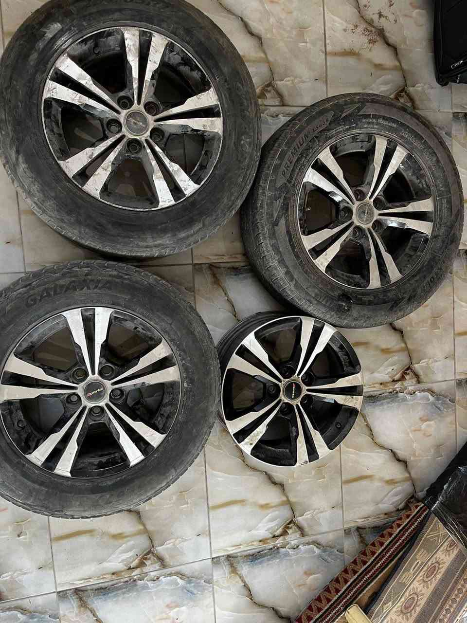 ويلات حجم 17 للبيع
نضيفات ما بيهن لا عواج ولا تصليح
قيم واخذ بالعافيه عليك
رقم ***********
مكاني بغداد
