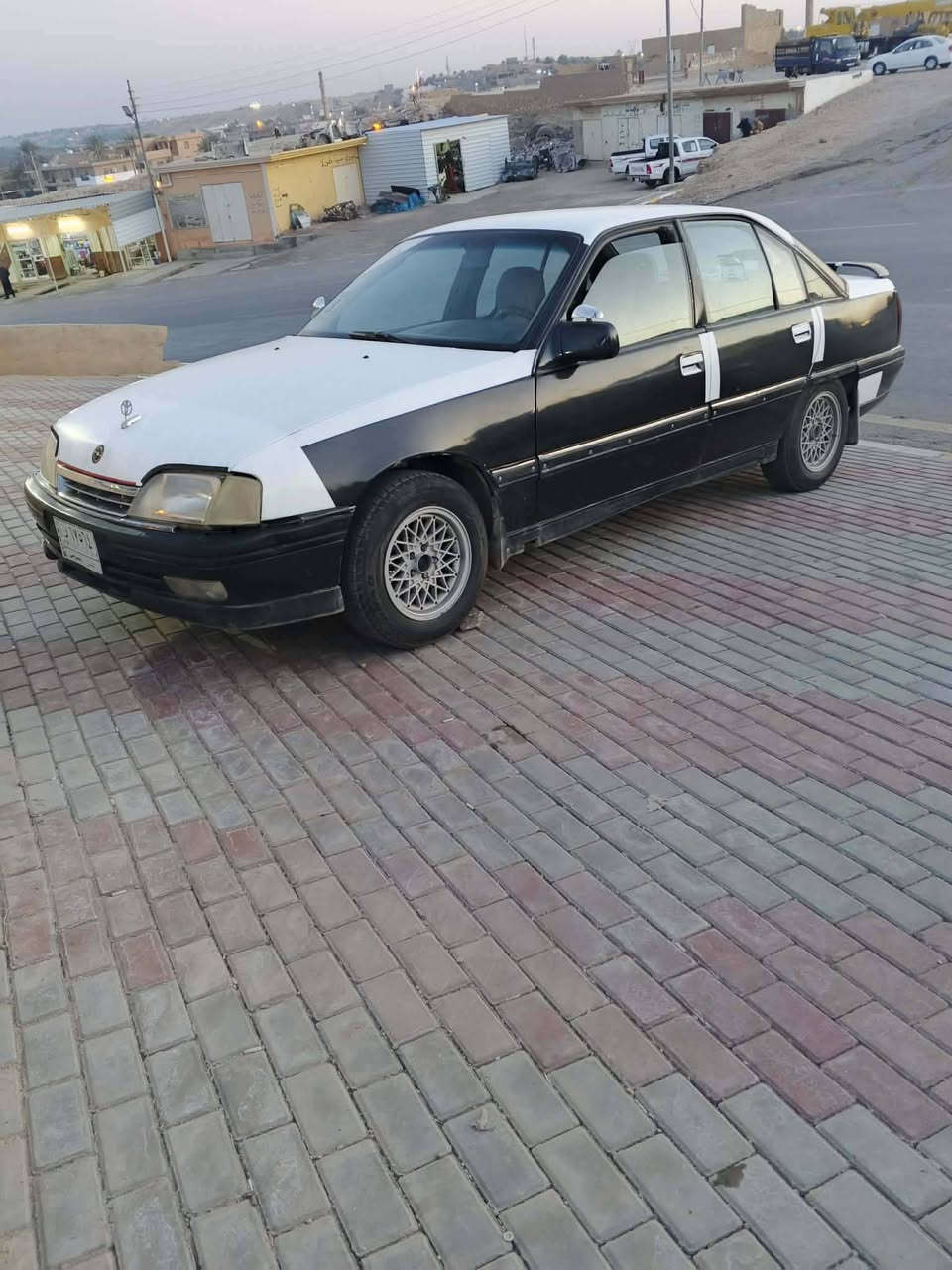 سلام عليكم أوبل اوميكة موديل 91محرك لا تنقيص ولا تبخير ستندر كير عادي قرفتة حلوة  سيارة نشاط فول صدرة جديد تخم تاير مال جناي السعر ٢٨ العنوان الرمادي أو ناحيت الوفاء ***********
