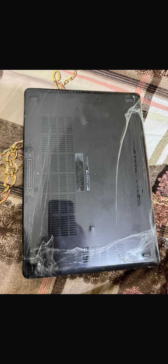 حاسبه DELL
مواصفاتها:كوراي فايف الجيل السادس
رام8كيكا
هاردssd256
كرت خارجي2كيكا
كرت داخلي 4كيكا

الحاسبه اخت الجديده باله اصلي 
رايدها ب250وبيها مجال لليشتري من صدك
ملحقاتها:جنطه+شاحنتها الاصليه
للتواصل اسرع هذا الرقم متوفر***********
