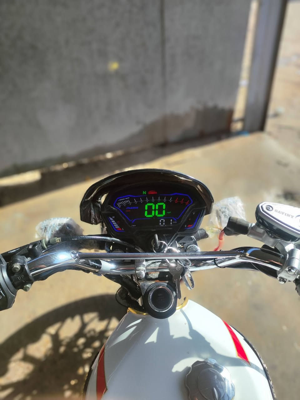 سلام عليكم سيفان 5كير محرك 200 موديل 25 طالعه بشهر 9
ادراجه جديده ماشيه 7 كيلوات برغي ما مفتوح بيه بصمه وسويج اوتشغيل عن بعد.
 بيع مستعجل 750
اوبيه مجال 
مكان بابل شارع 80
***********
