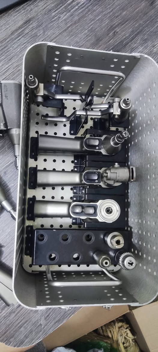 يتوفر مجموعة من  drill & saw 
Stryker set system 6 &7
Rujin drill ,saw 
Small bone saw 
Sternum Saw 
Cranial Drill
#drill
#saw


**إذا كنت صاحب هذا الإعلان وتريد حذفه لأي سبب، رجاءا أرسل رسالة إلى الدعم الفني**
