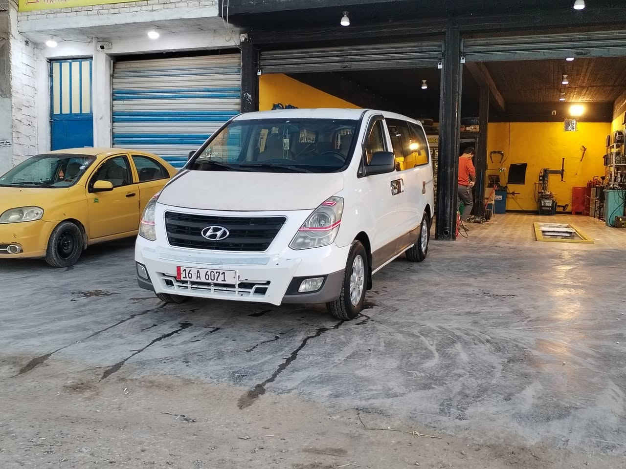 السلام عليكم ستاركس مفتوح موديل ٢٠١١ للبيع بيه جاملغ خلفي وباب سلايت مصبوغ ملاونين الجاملغ كير مكينه حداديه خير من الله رقم قادسيه انكليزي سنويه لل ٢٨ مكاني بابل حله للاستفسار الاتصال على الرقم ***********
